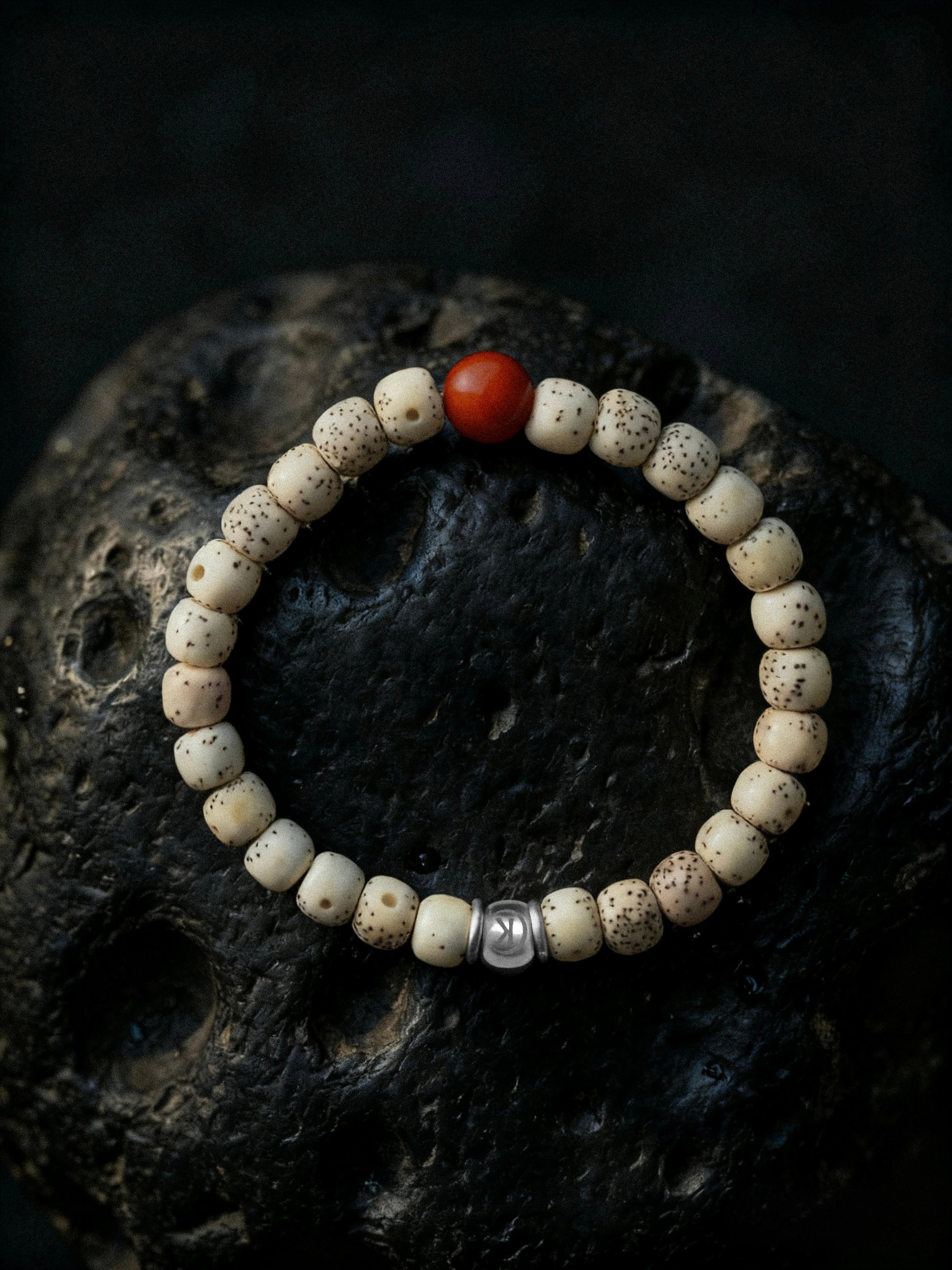 khams-dawa-quiet-luxury-style-bodhi-beads-red-agate_