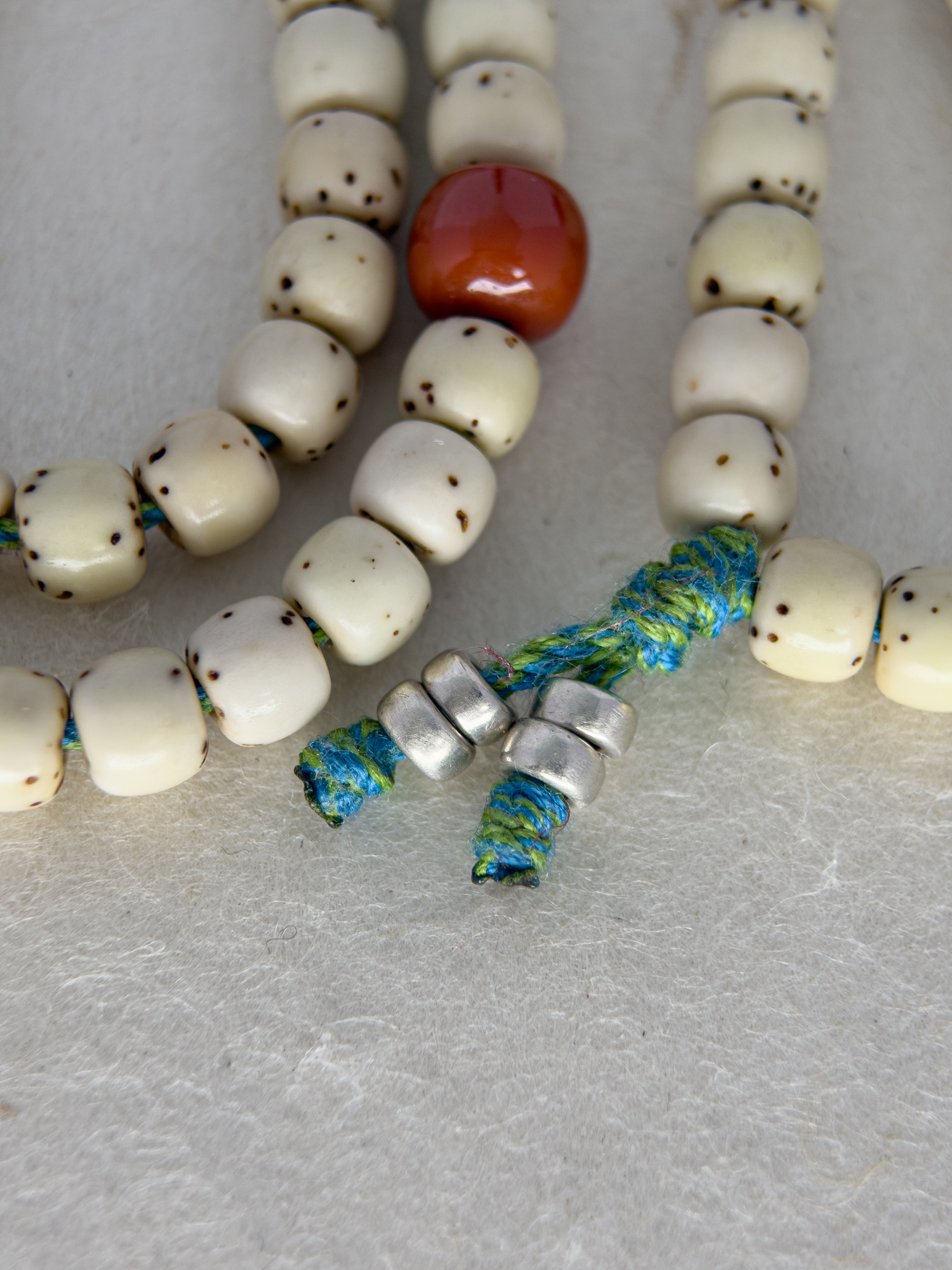 khams-quiet-luxury-style-bodhi-prayer-beads-108-southern-agate_knot