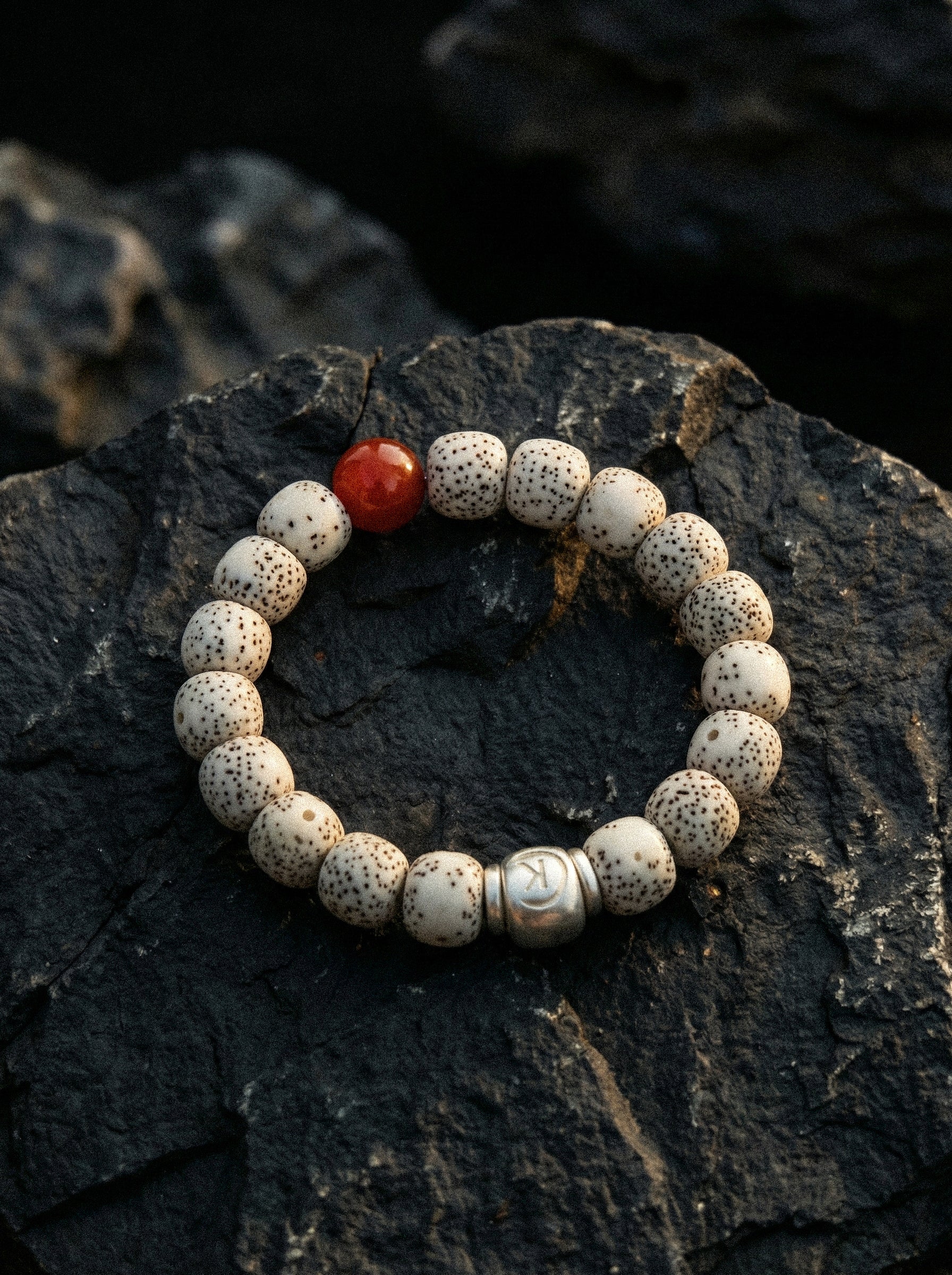 khams-ri-quiet-luxury-style-bodhi-beads-red-agate